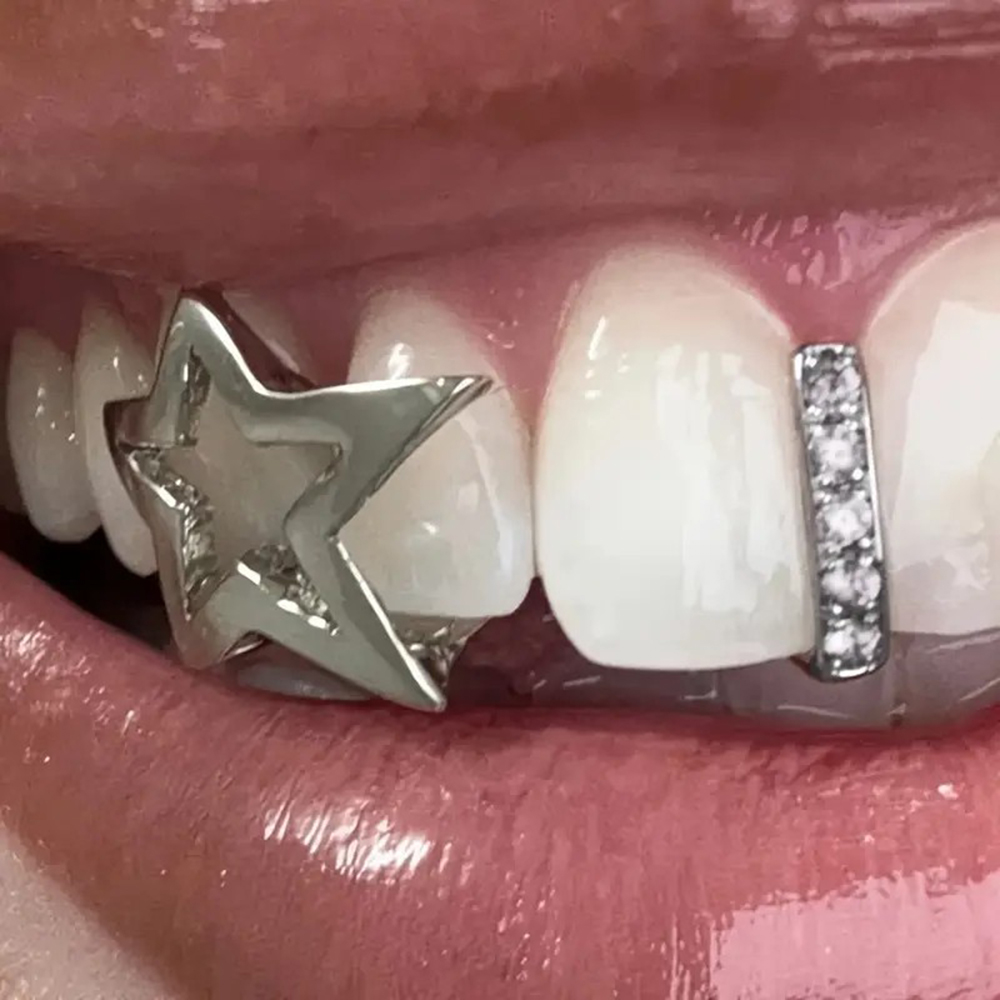 Body Jewelry Men - ヒップホップ風の、星とストライプ柄の装飾歯（3個入り）。男性にも女性にも似合う、ヒップホップ・ラップスタイルに最適なアクセサリー。