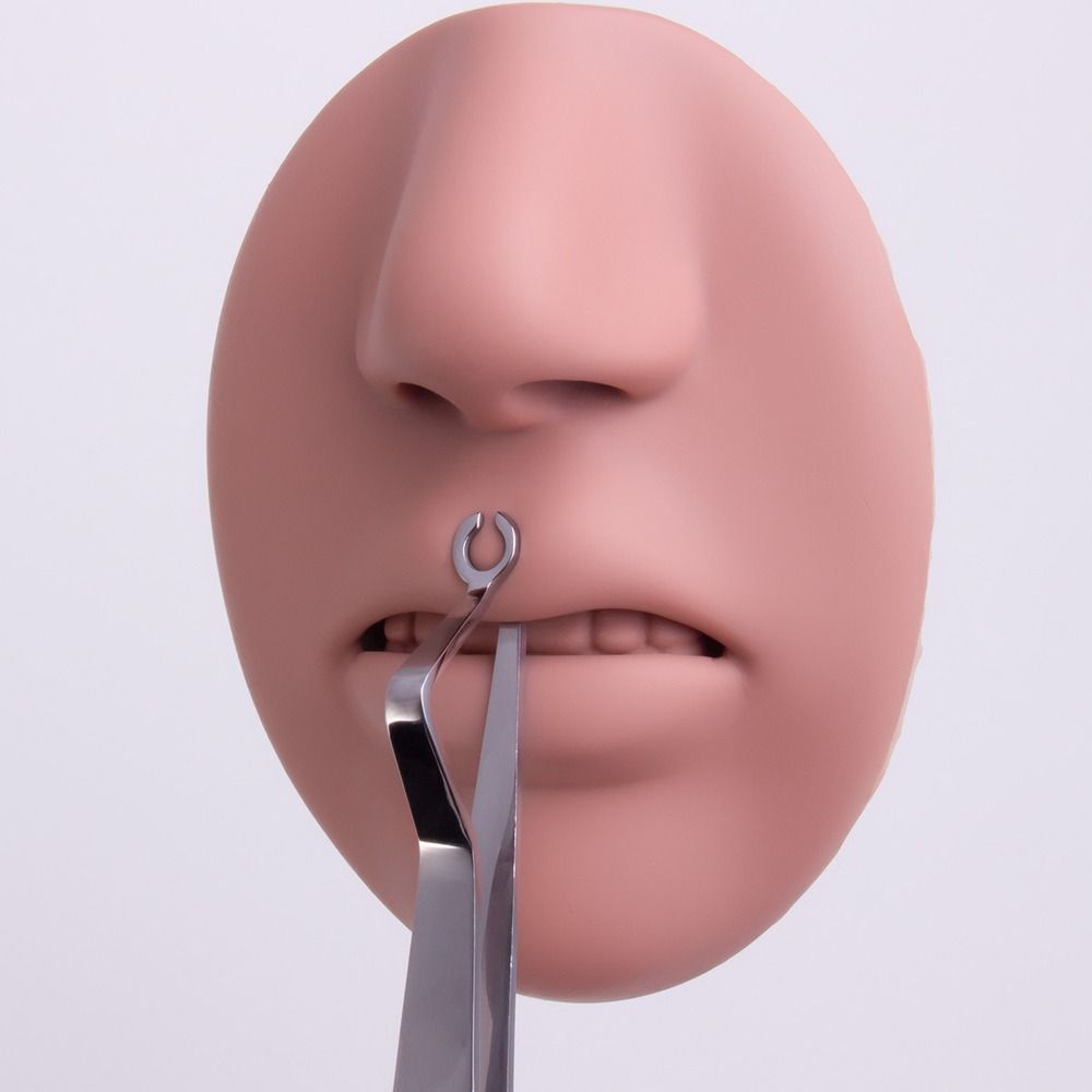ステンレス製ボディピアスツール、イヤースタッド、セプタムピア - Body Jewelry Dermal のレビューと価格